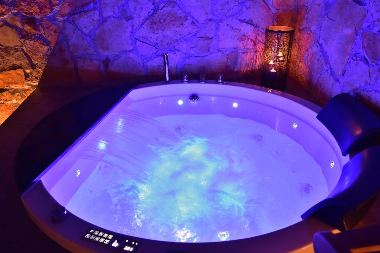 Apartment Sicilia - Intera Casa Con Privata Jacuzzi Sauna Bagno Di Vapore Ad Uso Illimitato Rosolini
