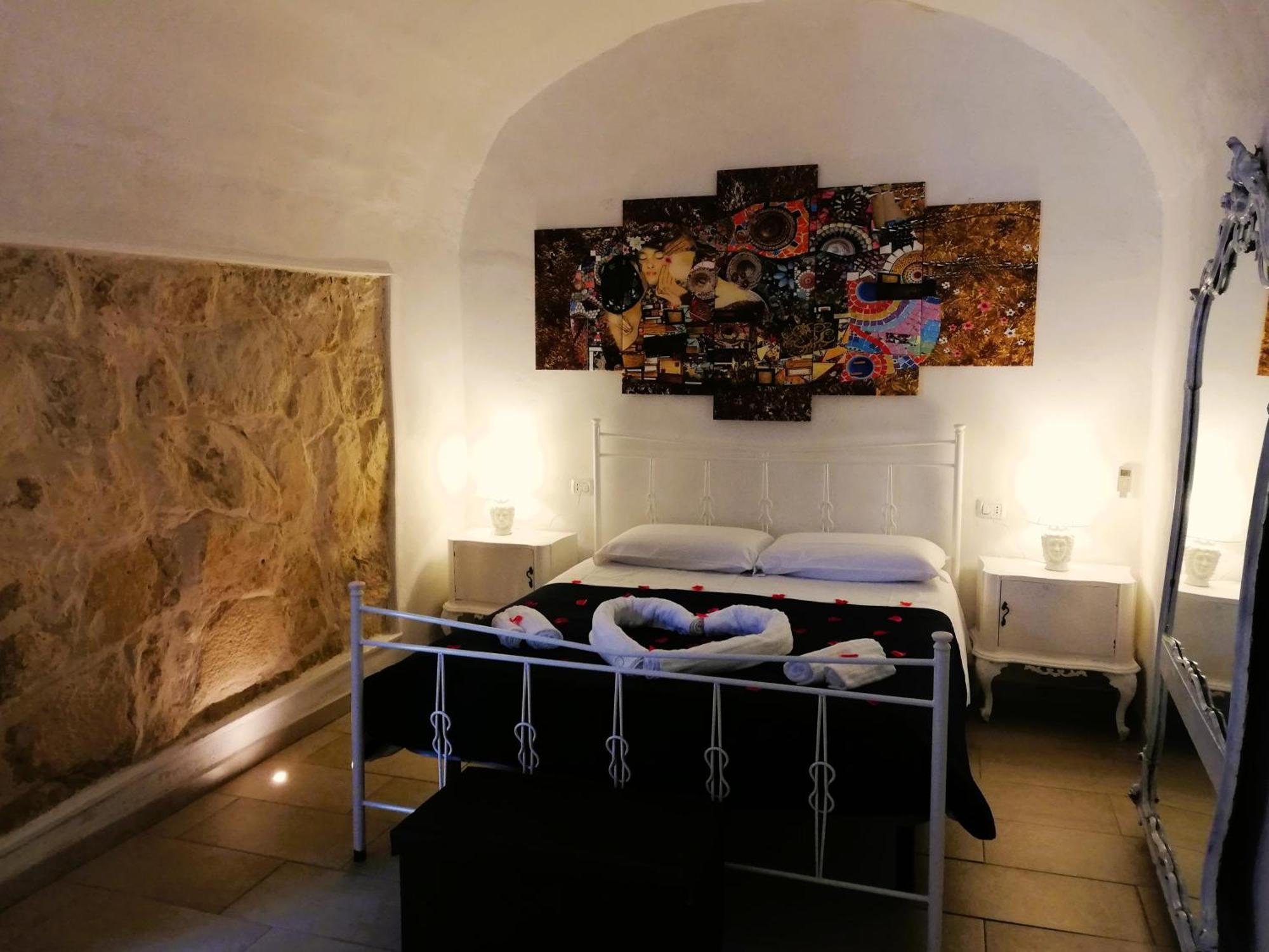 Sicilia - Intera Casa Con Privata Jacuzzi Sauna Bagno Di Vapore Ad Uso Illimitato Rosolini